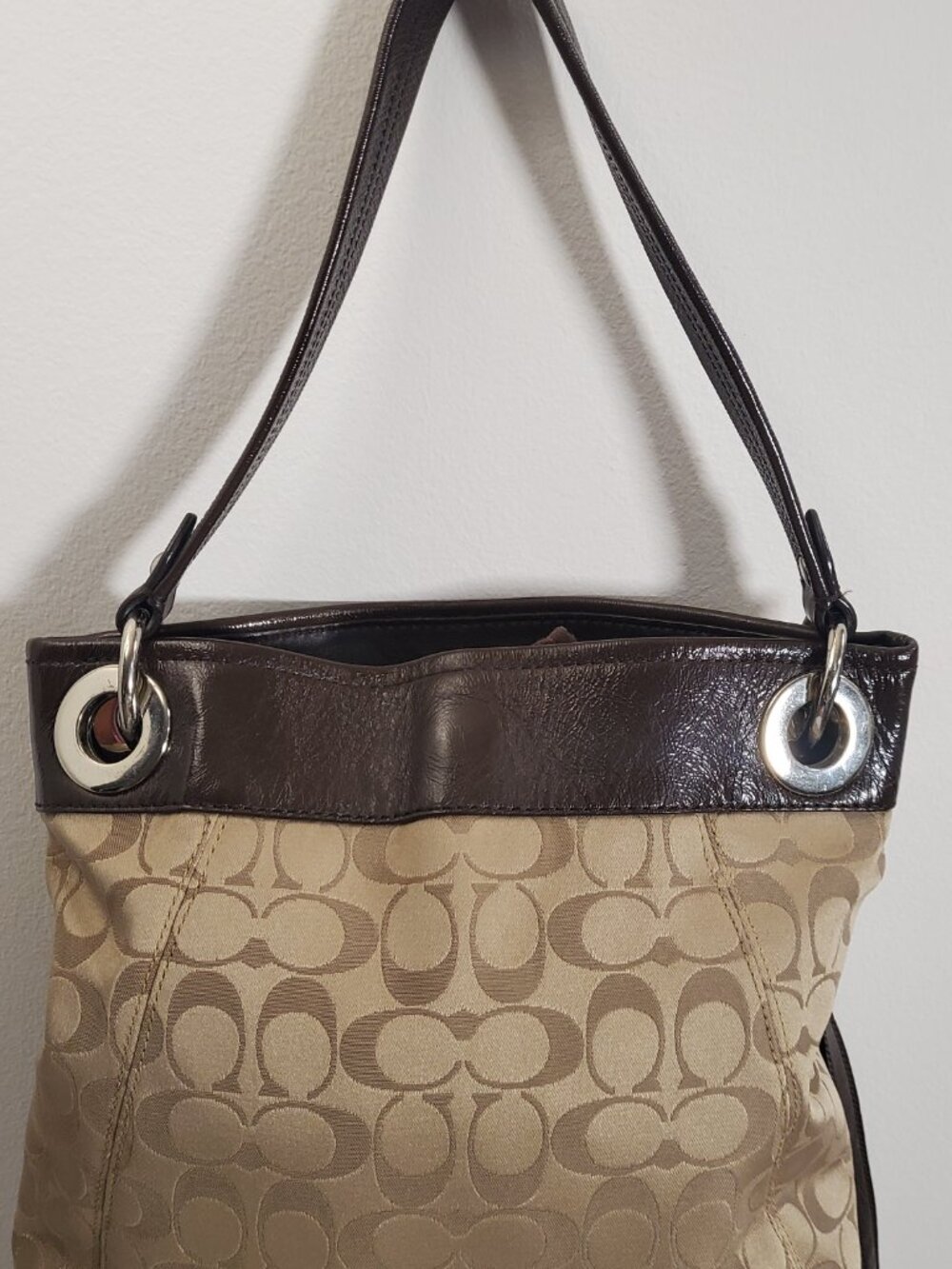 17. Coach Signature Beige Brown Hobo Shoulder - Picture 3 of 7